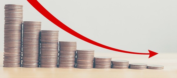 Graf med myntstapel som minskar